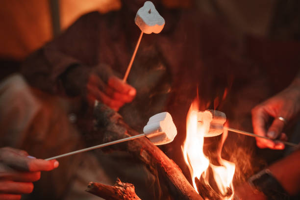 mit Familie am Feuer
